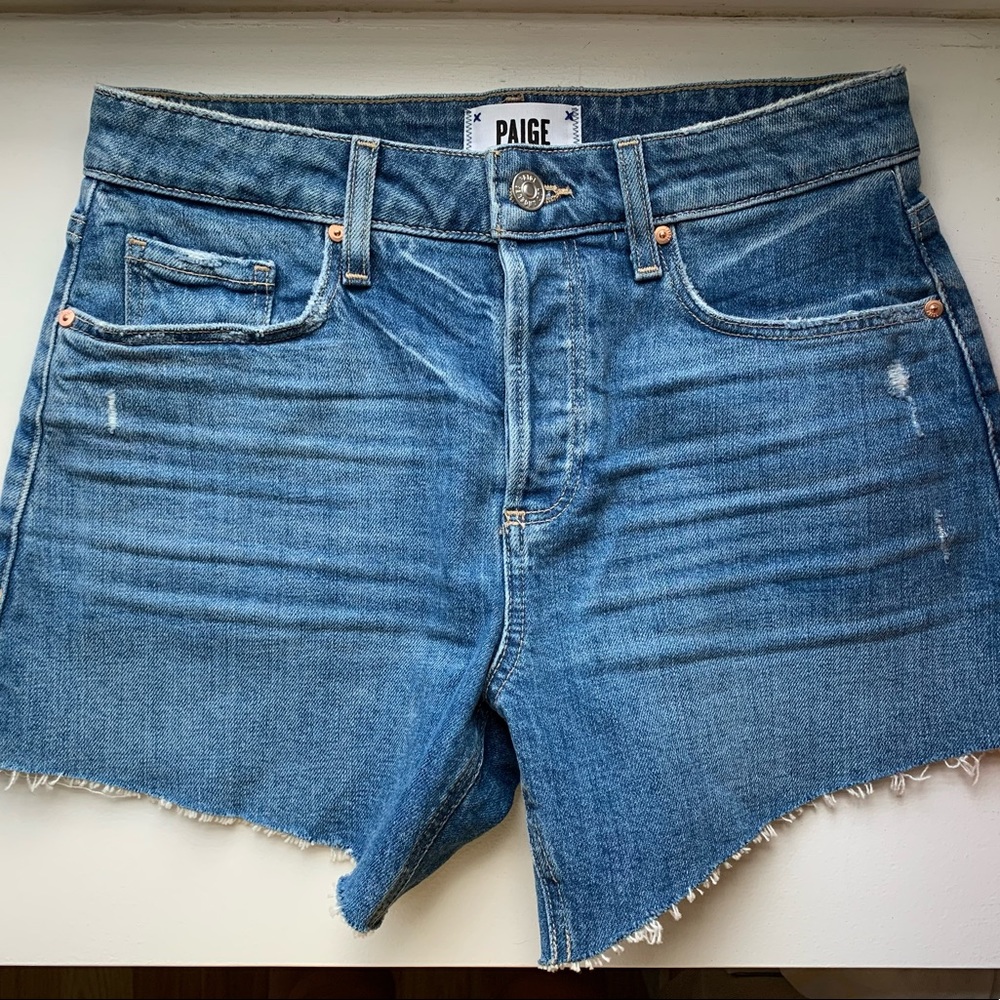 NWT Paige Noella Relaxed Cut-off Denim Shorts in Stella Nova Destructed Size 24